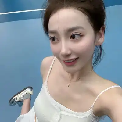 万巧诚